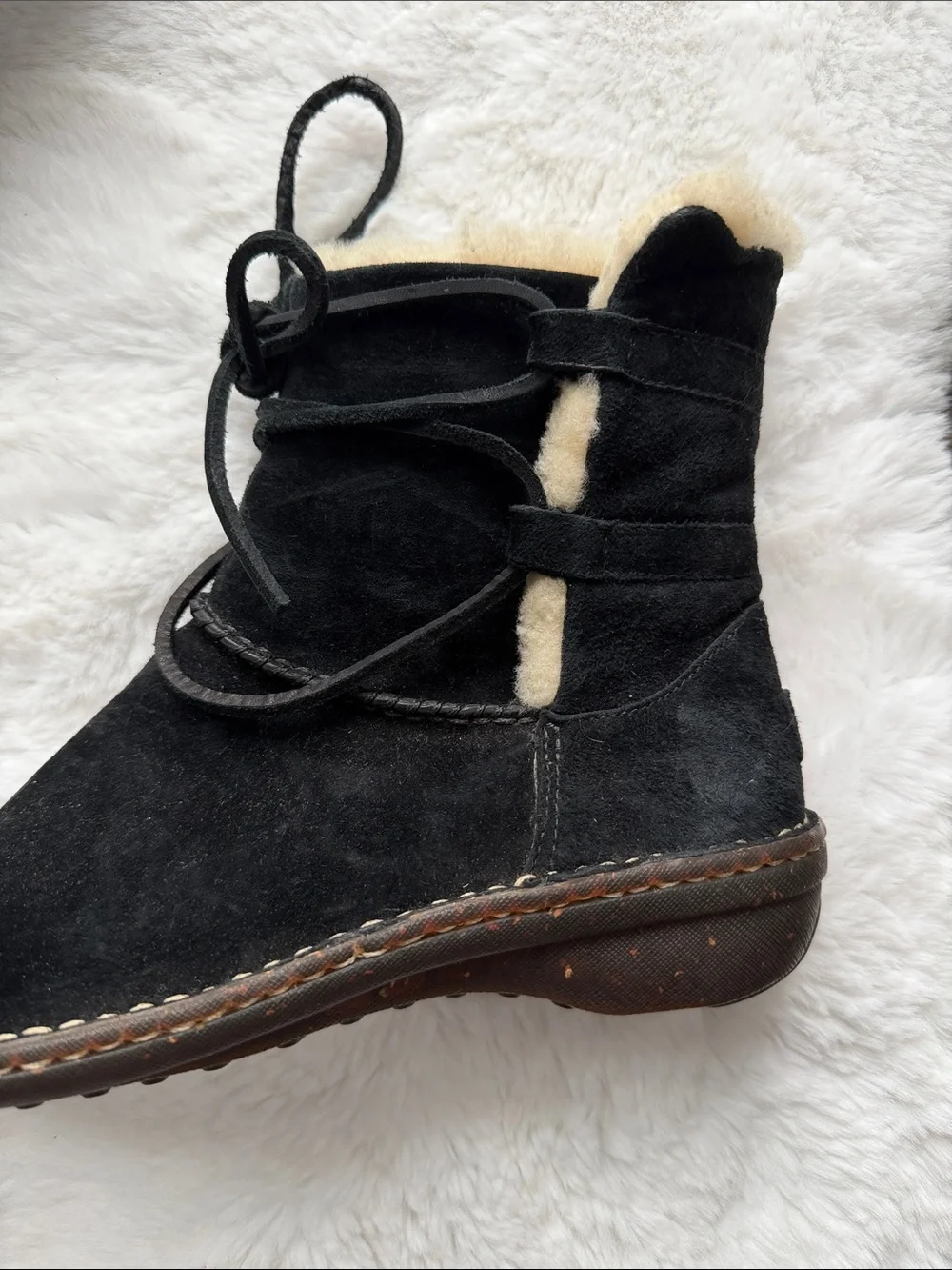 UGG Caspia Shearling Winter Ankle Boot Black Suede S/N 3335 size 9
